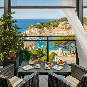 Vis A Vis **** Sestri Levante